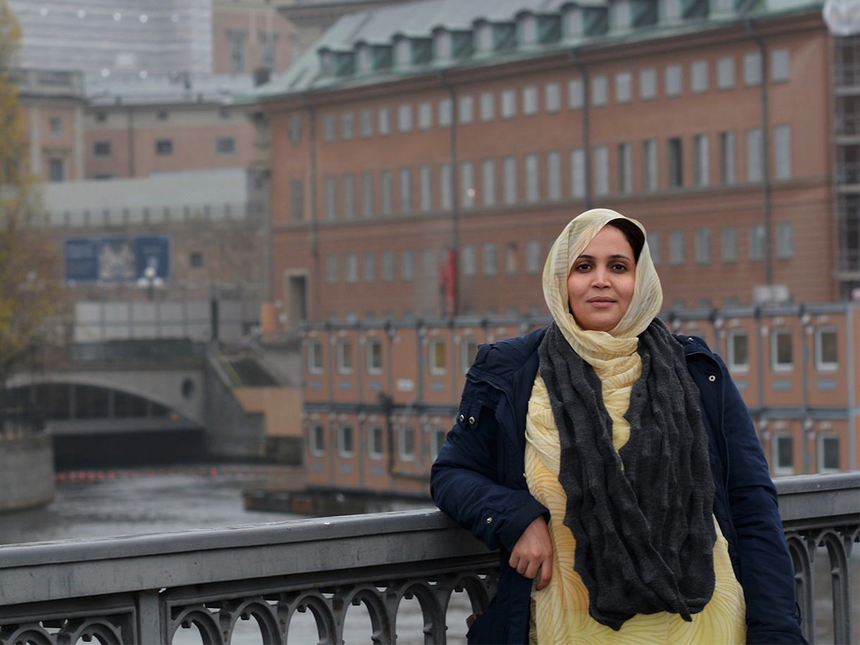 ”Pandemin används som en ursäkt för att kontrollera och övervaka oss”