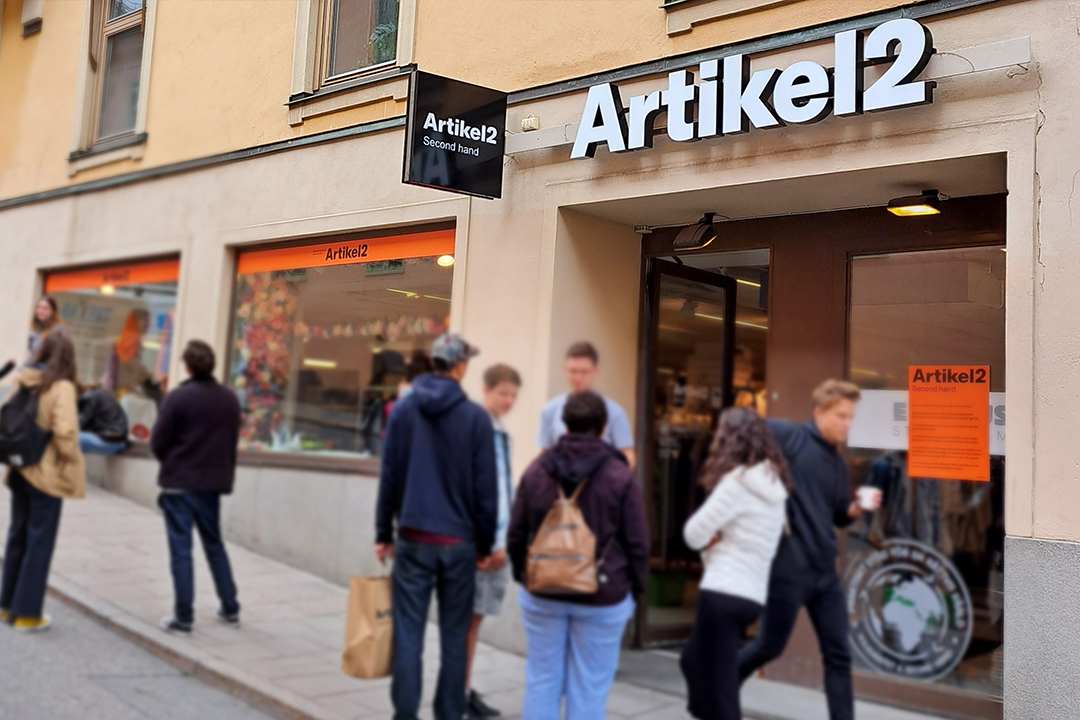 Artikel2 Second hand Slussen Folk utanför